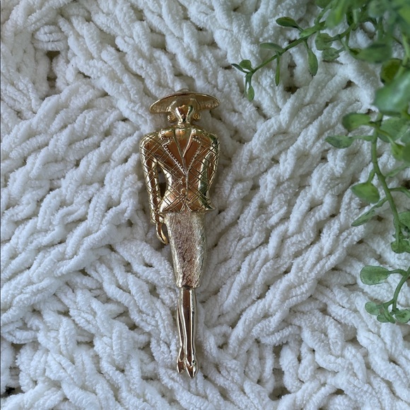 Jewelry - Vintage 90’s Gold-tone Brooch Woman in Suit and Hat Stylish Art Deco